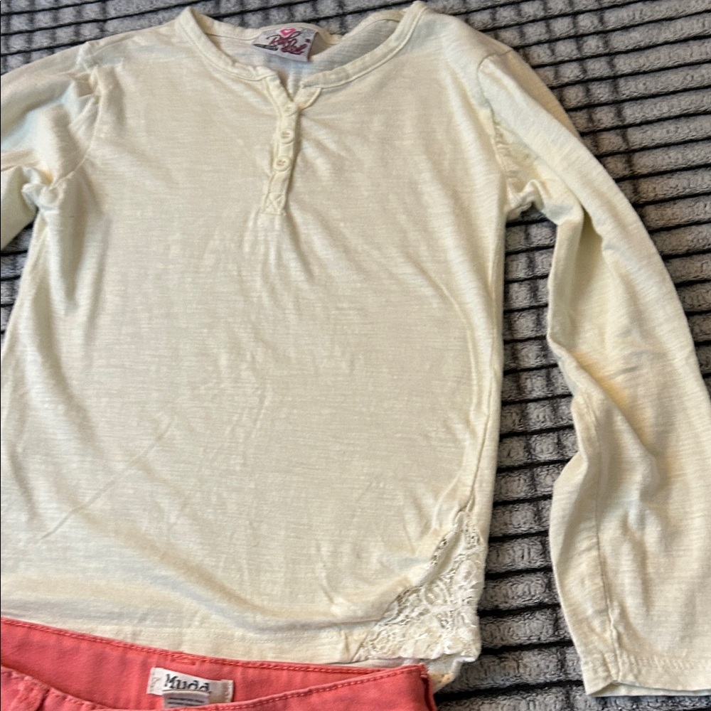 New Lace Detailed Top & Shorts Set (Girls M/10) - Picture 2 of 5